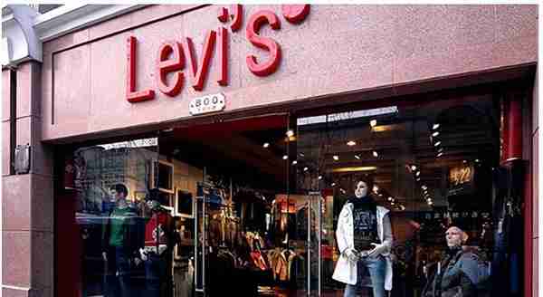 美国服装零售股票二选一：Lululemon Athletica还是Levi Strauss？