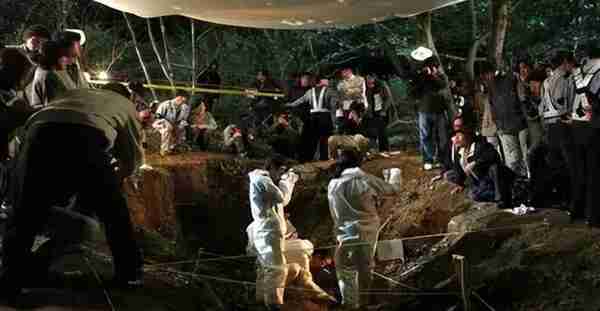 1991年韩国五名少年失踪，11年后发现尸体被叠罗汉，上压一块巨石